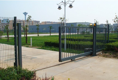 有轨平移栅栏门