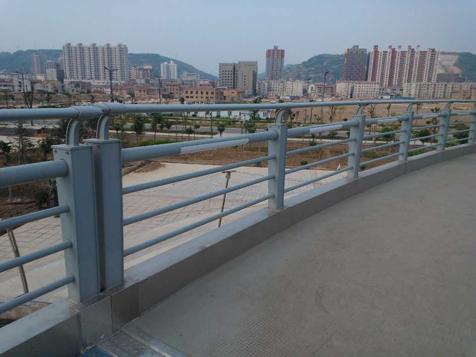 桥梁护栏