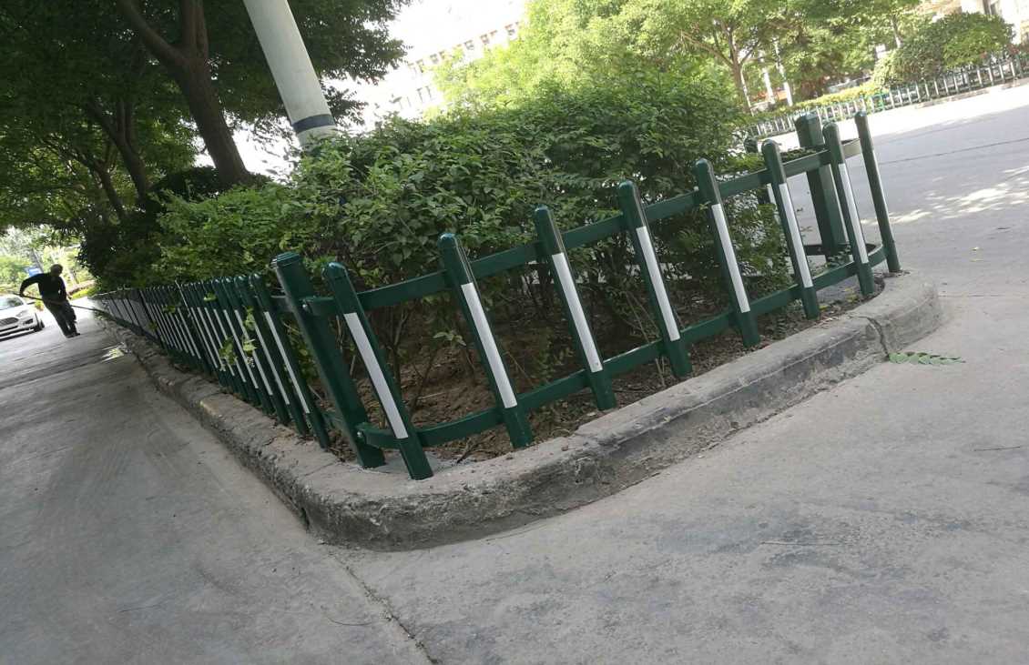 西安绿化带草坪护栏