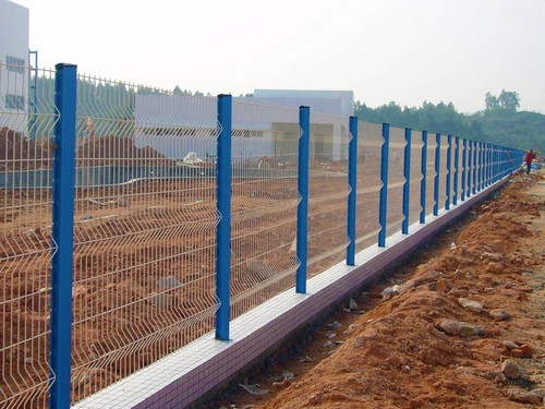 【图文】围栏网的安装工艺_体育场围网安装过程中一些错误的常识