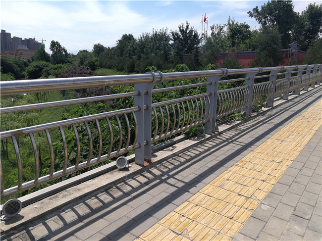 西安不锈钢桥梁护栏