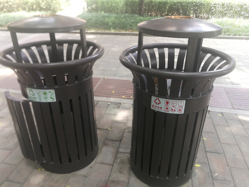 分类垃圾桶